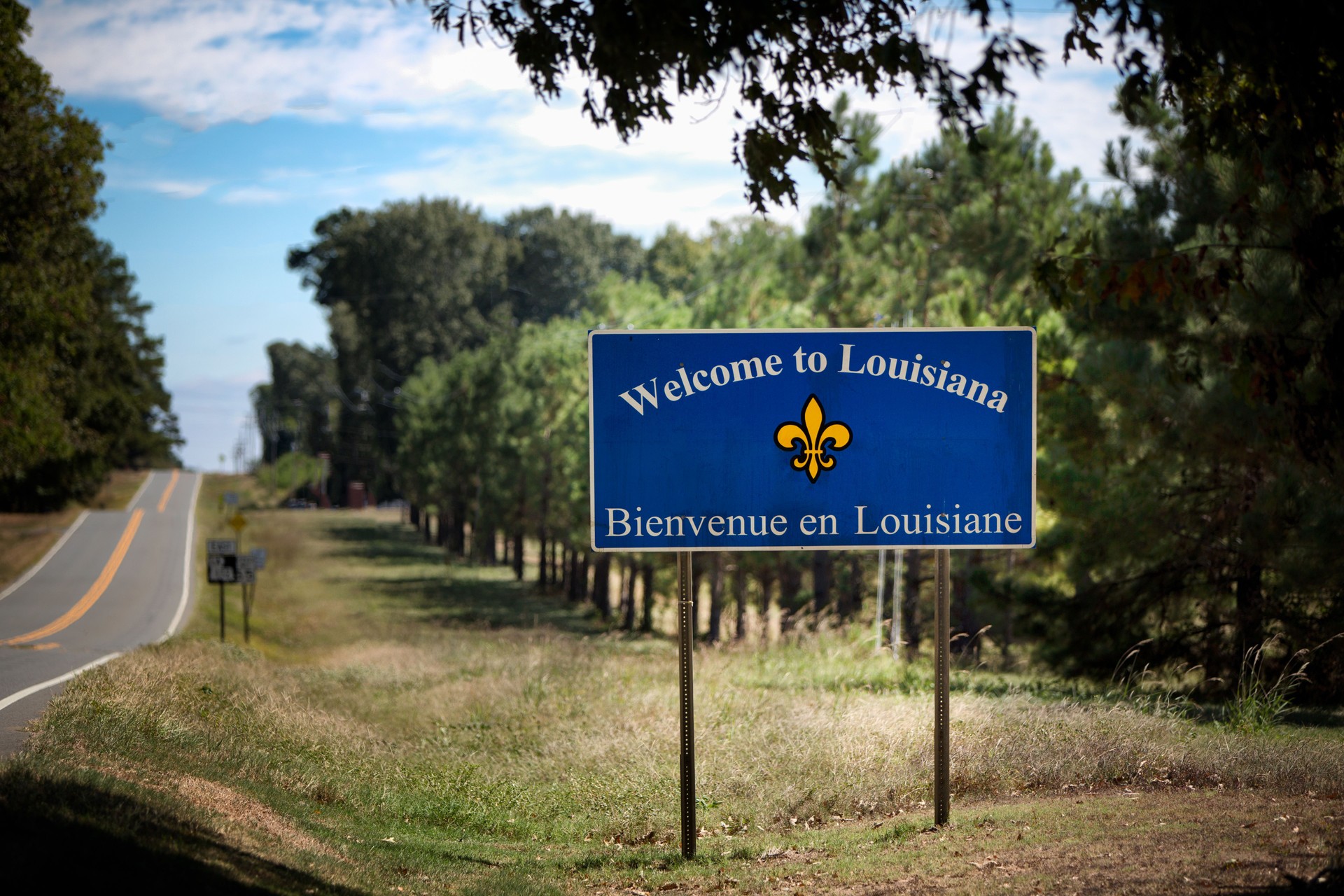 State Line Sign Saying Welcome to Louisiana